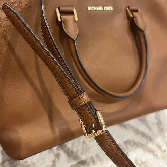 Michael Kors Brown Leather Purse with Gold Accents - Picture 5 of 10